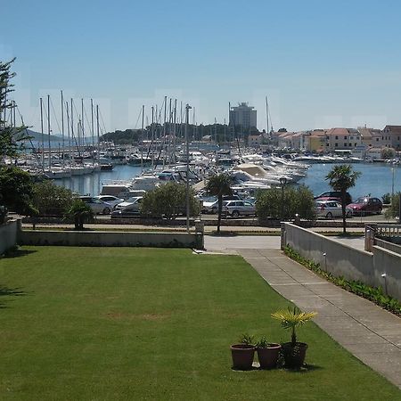 Apartment And Rooms Villa Kolonada Vodice Eksteriør billede