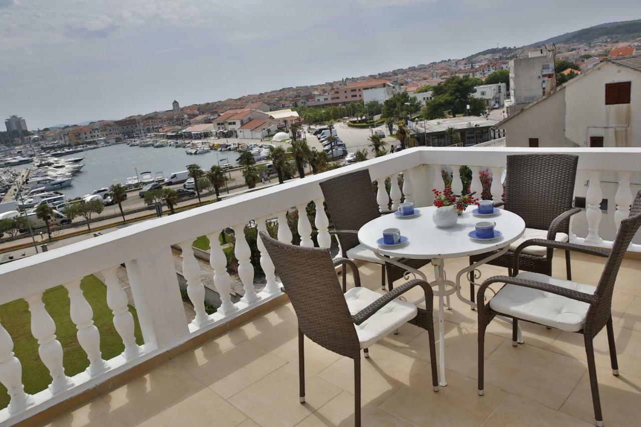 Apartment And Rooms Villa Kolonada Vodice Eksteriør billede