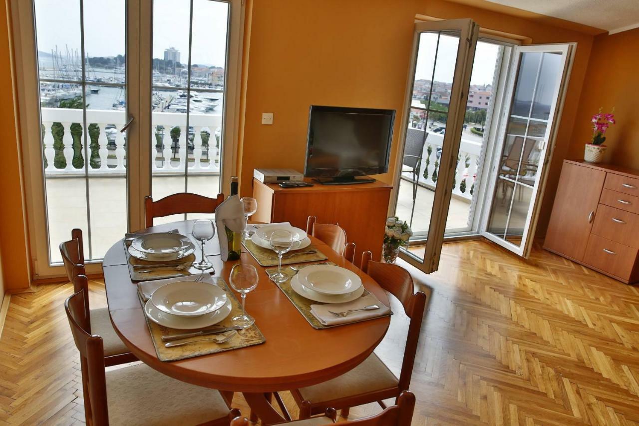 Apartment And Rooms Villa Kolonada Vodice Eksteriør billede