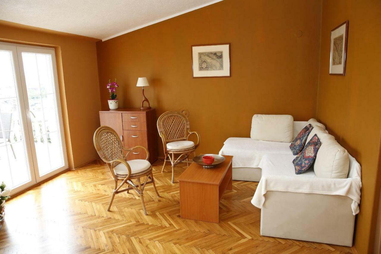 Apartment And Rooms Villa Kolonada Vodice Eksteriør billede