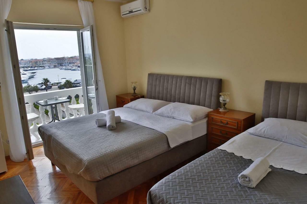 Apartment And Rooms Villa Kolonada Vodice Eksteriør billede