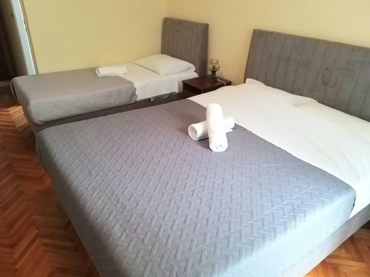 Apartment And Rooms Villa Kolonada Vodice Eksteriør billede