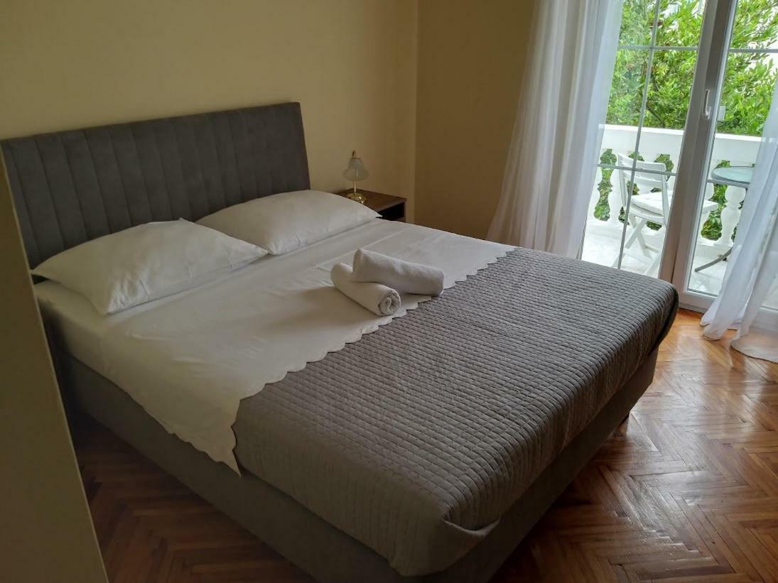 Apartment And Rooms Villa Kolonada Vodice Eksteriør billede